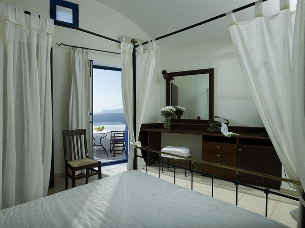 Imagen de la habitación del Hotel Volcano View Santorini. Foto 3