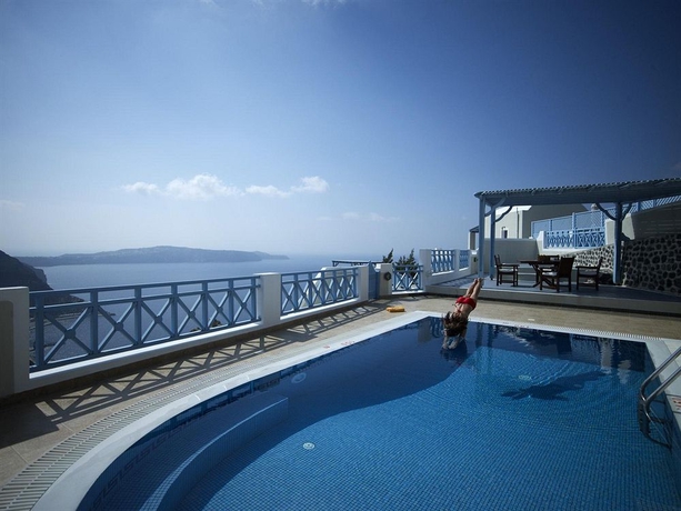 Imagen de la piscina del Hotel Volcano View Santorini. Foto 12