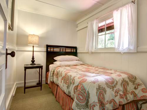 Imagen de la habitación del Hotel Volcano Village Estates. Foto 3