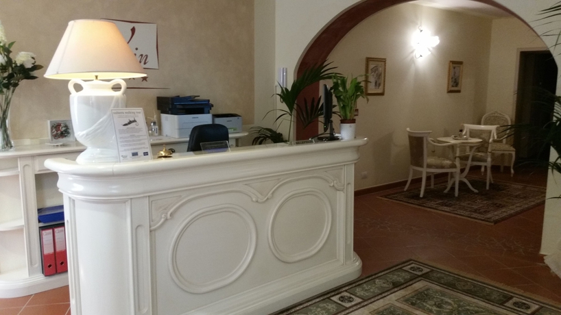 Imagen de los interiores del Hotel Volterra In. Foto 19