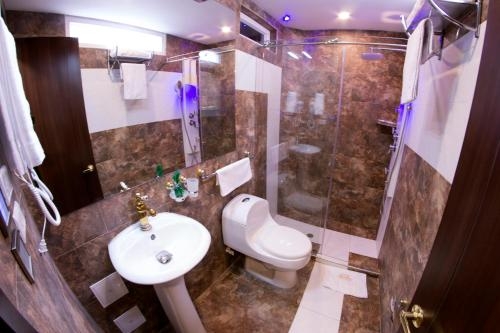 Imagen de la habitación del Hotel Von Astorian. Foto 9