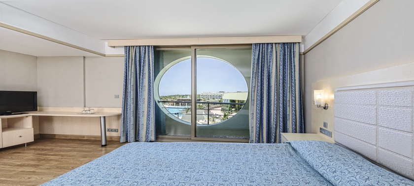 Imagen de la habitación del Hotel Vonresort Golden Coast - All Inclusive. Foto 9