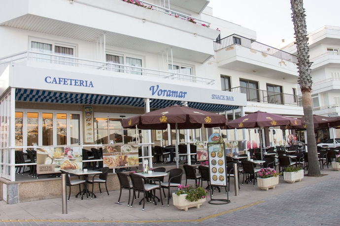Imagen del bar/restaurante del Hotel Voramar Mallorca. Foto 5