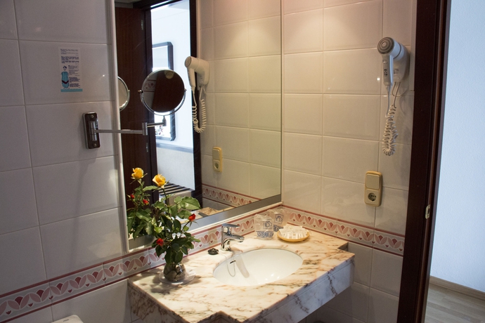 Imagen de la habitación del Hotel Voramar Mallorca. Foto 10