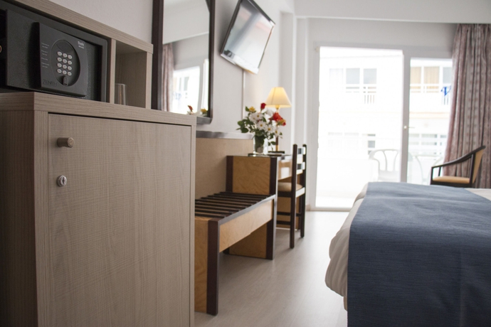 Imagen de la habitación del Hotel Voramar Mallorca. Foto 13