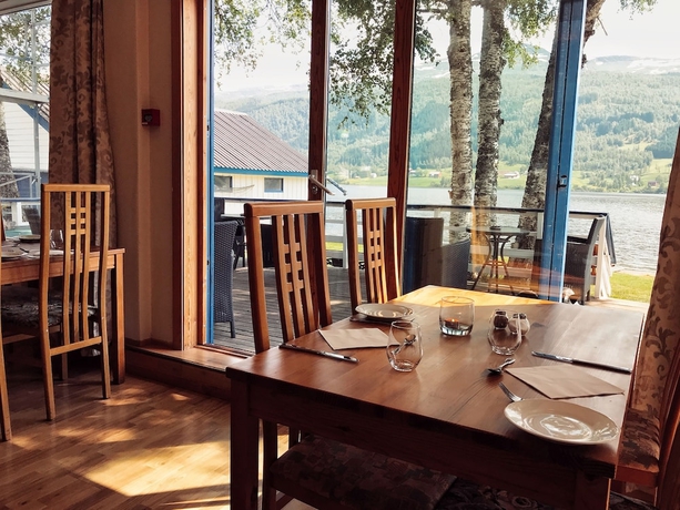 Imagen del bar/restaurante del Hotel Vossest&oslash;len. Foto 5