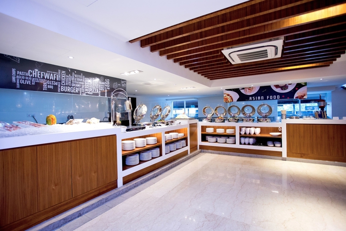 Imagen del bar/restaurante del Hotel Vouk Suites. Foto 6