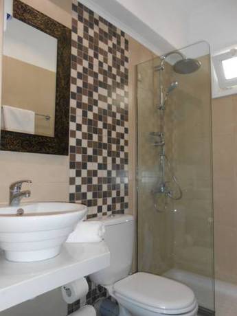 Imagen de la habitación del Hotel Voula. Foto 6