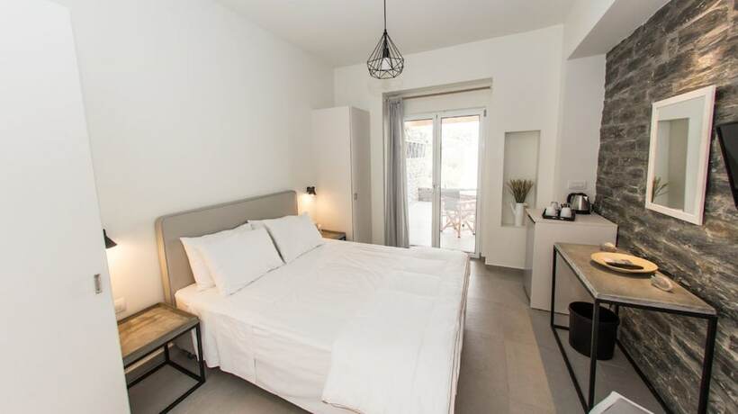 Imagen de la habitación del Hotel Vourkari Village. Foto 13