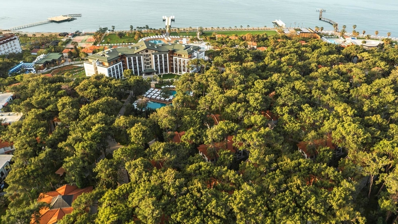 Imagen de los exteriores del Hotel Voyage Sorgun. Foto 8