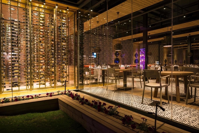 Imagen del bar/restaurante del Hotel Voyage Sorgun. Foto 4