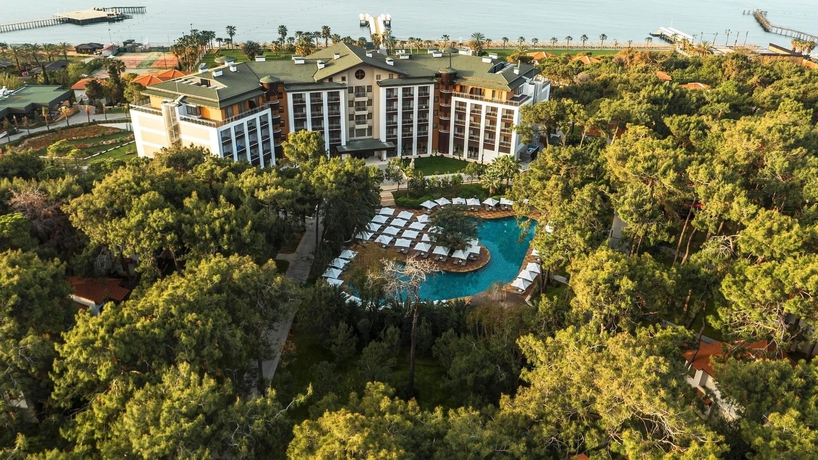 Imagen de los exteriores del Hotel Voyage Sorgun. Foto 11