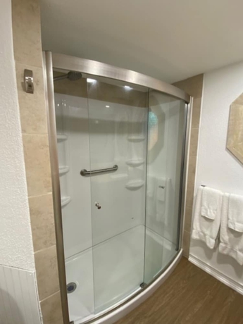 Imagen de la habitación del Hotel Voyager Beach Club. Foto 13