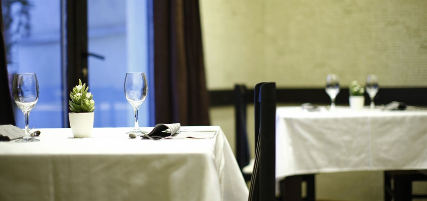 Imagen del bar/restaurante del Hotel Vozarev. Foto 2