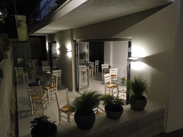 Imagen de los interiores del Hotel Vozina. Foto 20
