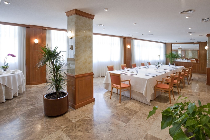 Imagen de los interiores del Hotel Vp Jardín De Tres Cantos. Foto 16