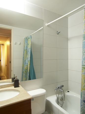 Imagen de la habitación del Hotel Vr Suite Santiago. Foto 4