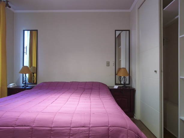 Imagen de la habitación del Hotel Vr Suite Santiago. Foto 9