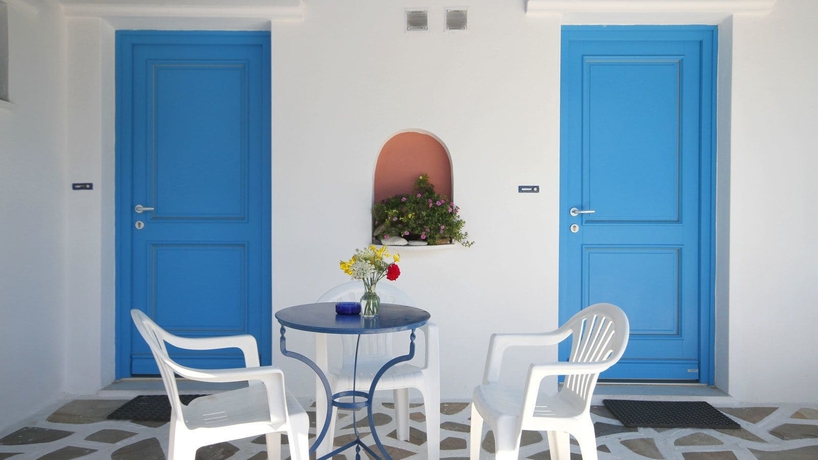 Imagen de los exteriores del Hotel Vrahia Studios. Foto 10