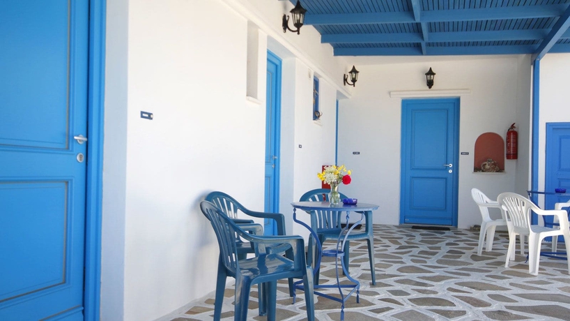 Imagen de los exteriores del Hotel Vrahia Studios. Foto 13
