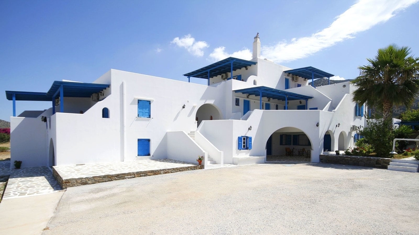 Imagen de los exteriores del Hotel Vrahia Studios. Foto 16