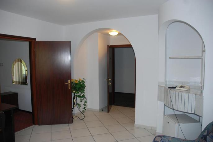 Imagen de los interiores del Hotel Vrancea **. Foto 9