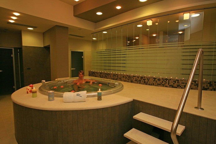 Imagen de la piscina del Hotel Vrilo. Foto 19