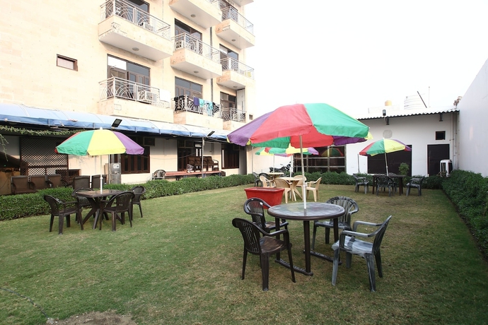 Imagen del bar/restaurante del Hotel Vrinda Palace. Foto 4