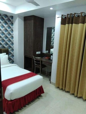 Imagen de la habitación del Hotel Vrinda Regency. Foto 17