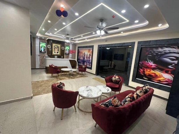 Imagen de los interiores del Hotel Vrinda Shridhar. Foto 12