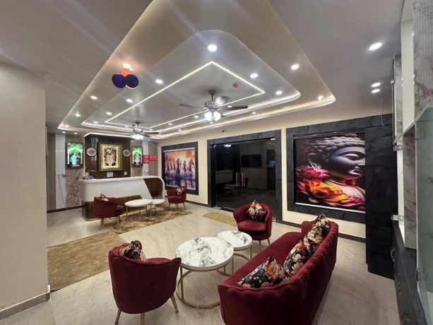 Imagen de los interiores del Hotel Vrinda Shridhar. Foto 15