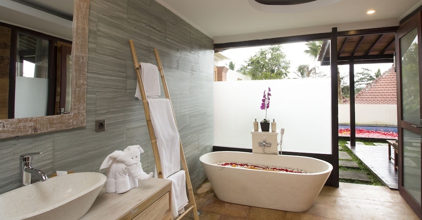 Imagen de la habitación del Hotel Vrindavan Ubud Villa. Foto 10
