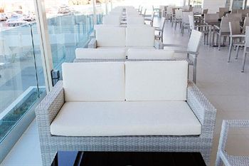 Imagen de los interiores del Hotel Vrissaki Beach. Foto 10