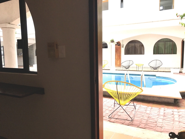 Imagen de la piscina del Hotel Vsi. Foto 19