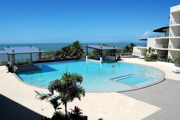 Imagen de los exteriores del Hotel Vue Apartments Trinity Beach. Foto 11