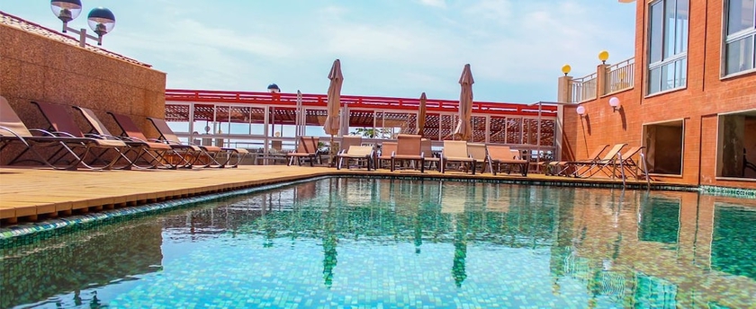 Imagen de la piscina del Hotel Vulcão. Foto 16