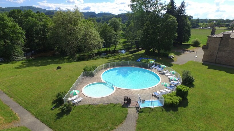 Imagen general del Hotel Vvf Ch&acirc;teau Sur La Vienne Lac De Vassivi&egrave;re, Nedde. Foto 8