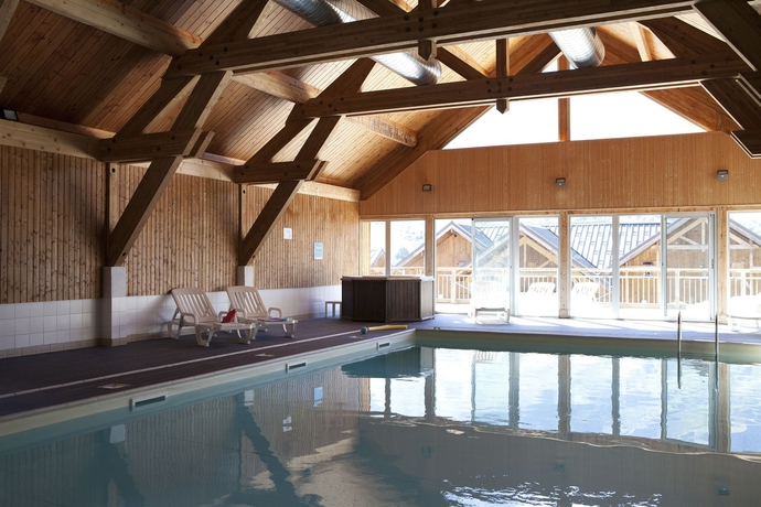 Imagen de la piscina del Hotel Vvf Résidence Albiez-montrond Maurienne. Foto 13