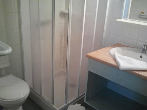 Imagen de la habitación del Hotel Vvf Villages Premanon. Foto 5