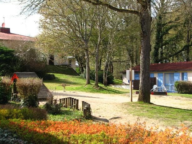 Imagen de los exteriores del Hotel Vvf Villages Semur En Auxois. Foto 9