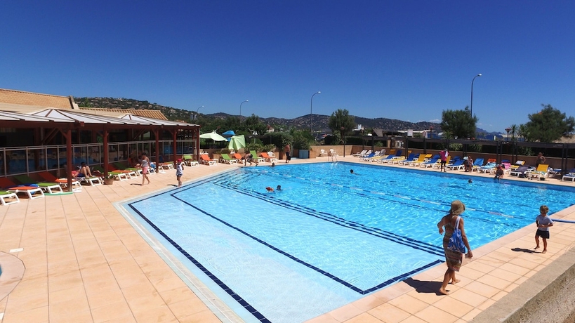 Imagen de la piscina del Hotel Vvf Villages golfe De Saint-tropez Sainte-maxime. Foto 17