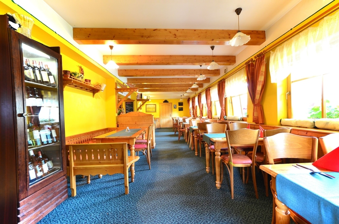 Imagen del bar/restaurante del Hotel V&yacute;slun&iacute;. Foto 9