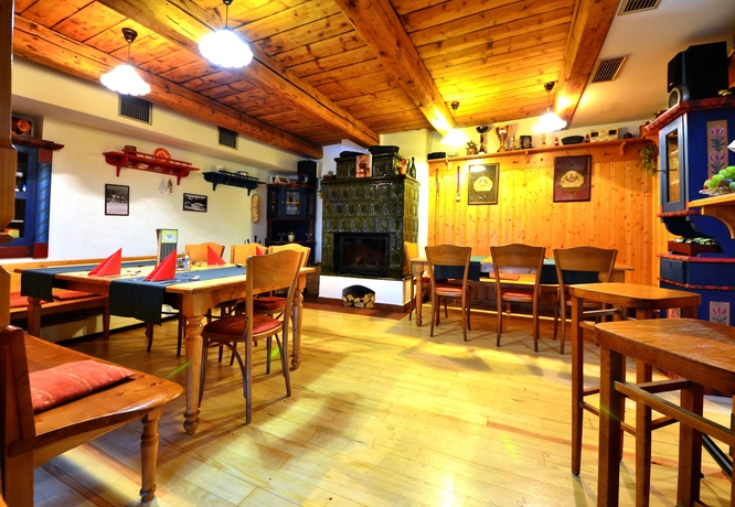 Imagen del bar/restaurante del Hotel V&yacute;slun&iacute;. Foto 10