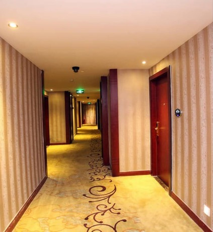 Imagen de los interiores del Hotel Vyluk - Chengdu Chunxi Road, No.2 Municipal Taiguli. Foto 2