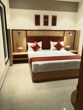 Imagen de la habitación del Hotel Vyom Residency. Foto 2