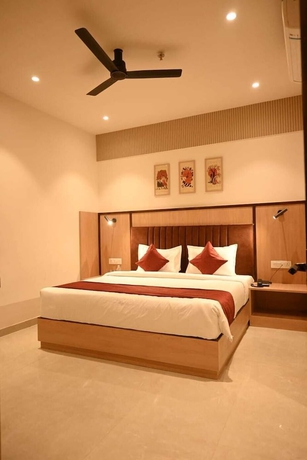 Imagen de la habitación del Hotel Vyom Residency. Foto 3