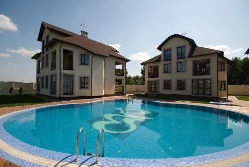 Imagen de la piscina del Hotel Vysokii Bereg Park. Foto 4