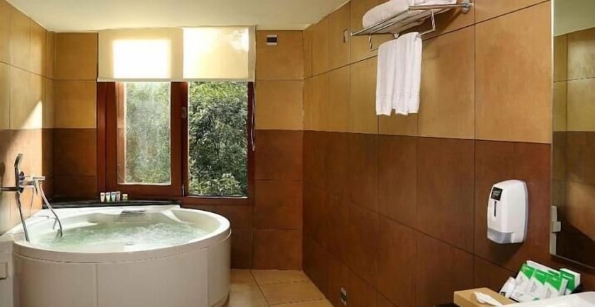 Imagen de la habitación del Hotel Vythiri Village. Foto 16