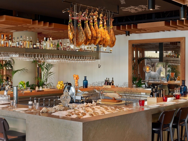 Imagen del bar/restaurante del Hotel W Barcelona. Foto 7