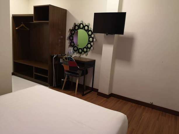 Imagen de la habitación del Hotel W Cemerlang. Foto 5